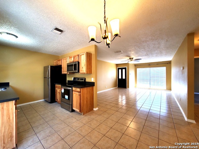 915 Hayloft Lane San Antonio TX 78245