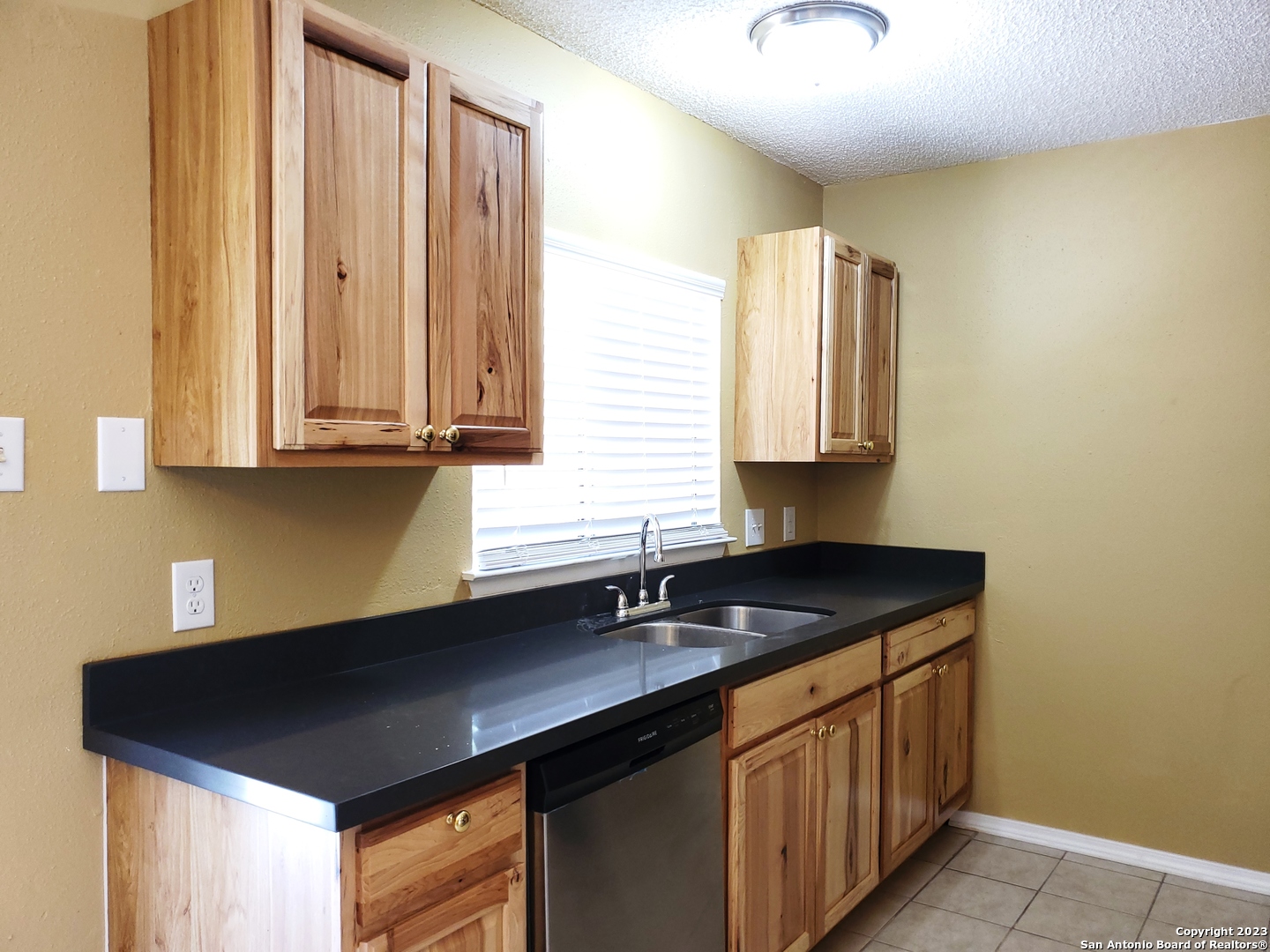 915 Hayloft Lane San Antonio TX 78245