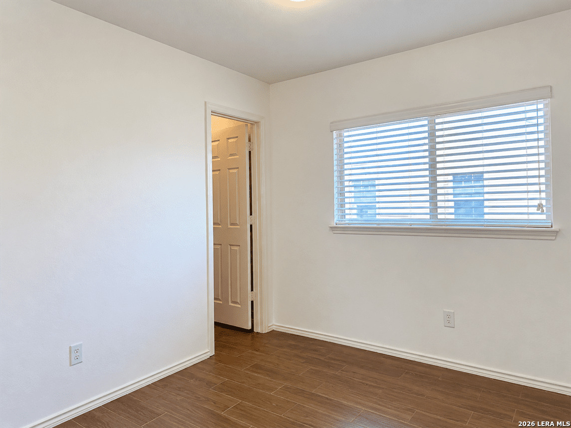 13002 Napoli Valle San Antonio TX 78253