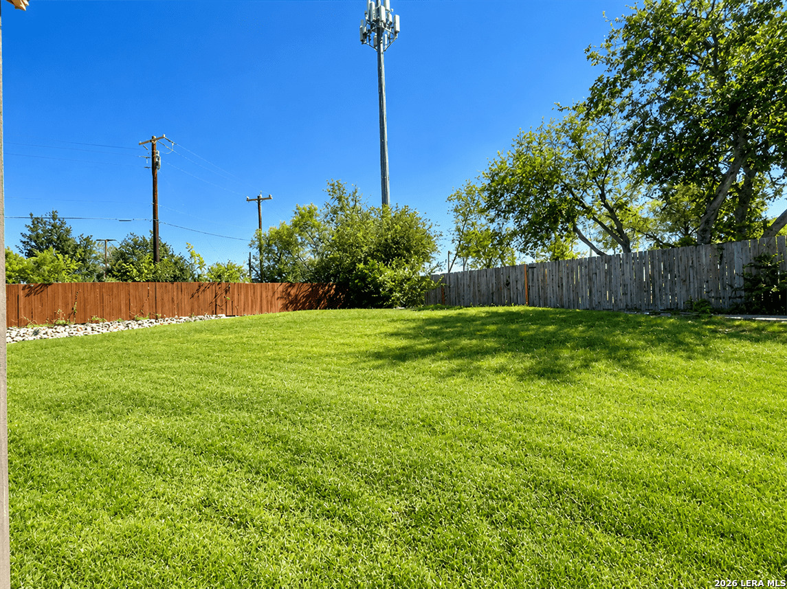 13002 Napoli Valle San Antonio TX 78253