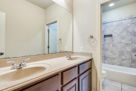 110 Evans Oak Lane San Antonio TX 78260