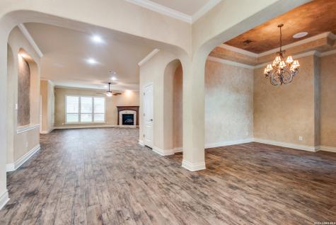 110 Evans Oak Lane San Antonio TX 78260
