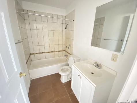 428 Burnet Avenue Charlotte TX 78011