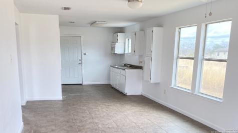 428 Burnet Avenue Charlotte TX 78011
