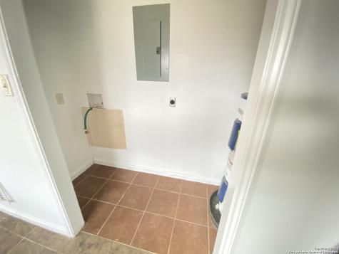 428 Burnet Avenue Charlotte TX 78011
