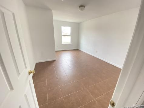 428 Burnet Avenue Charlotte TX 78011
