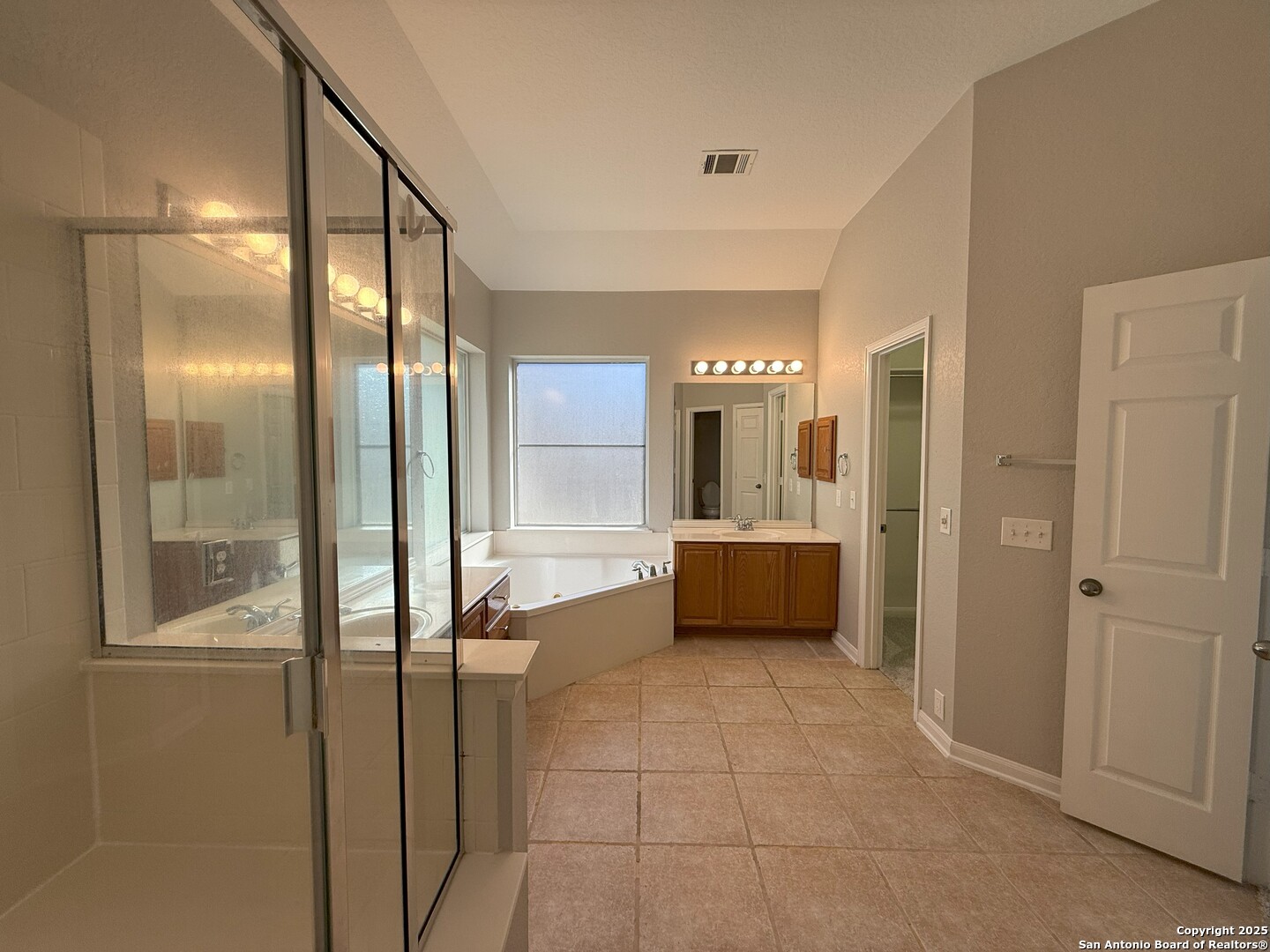 1004 Steubing Oaks San Antonio TX 78258