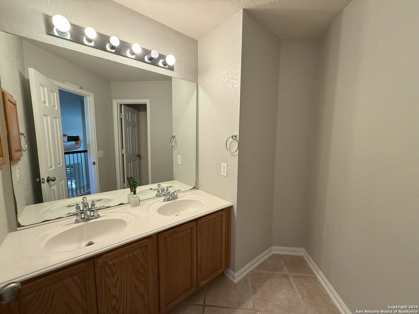 1004 Steubing Oaks San Antonio TX 78258