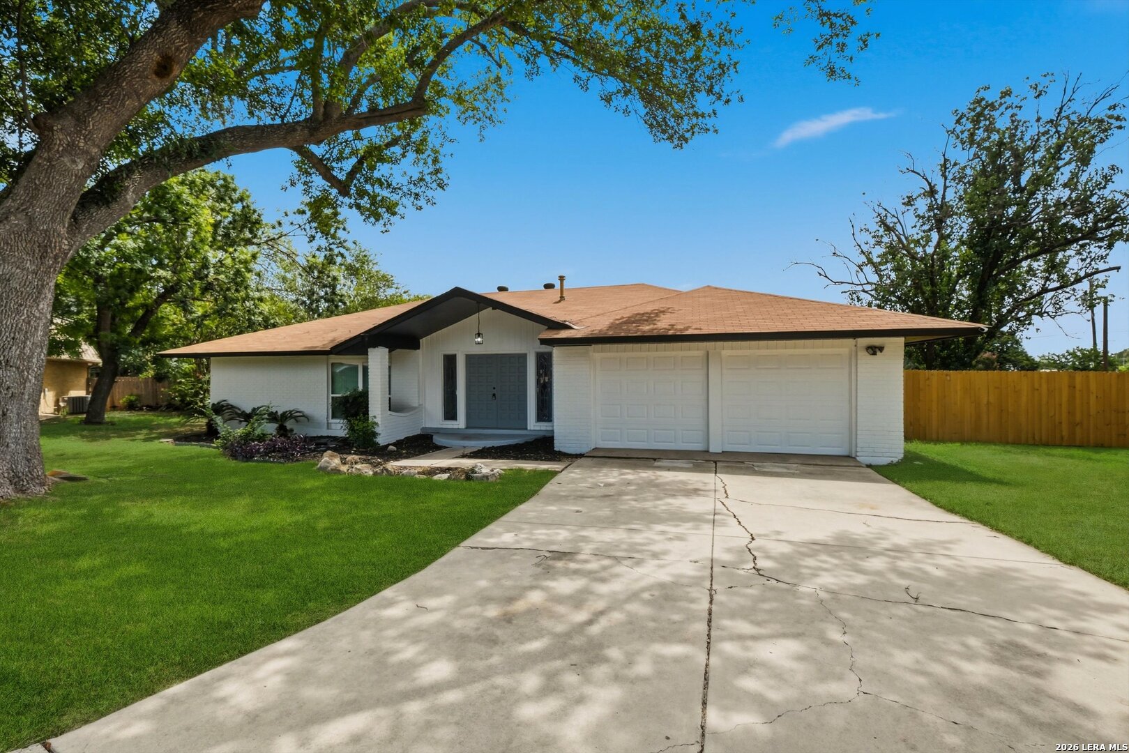 502 Moorside Windcrest TX 78239
