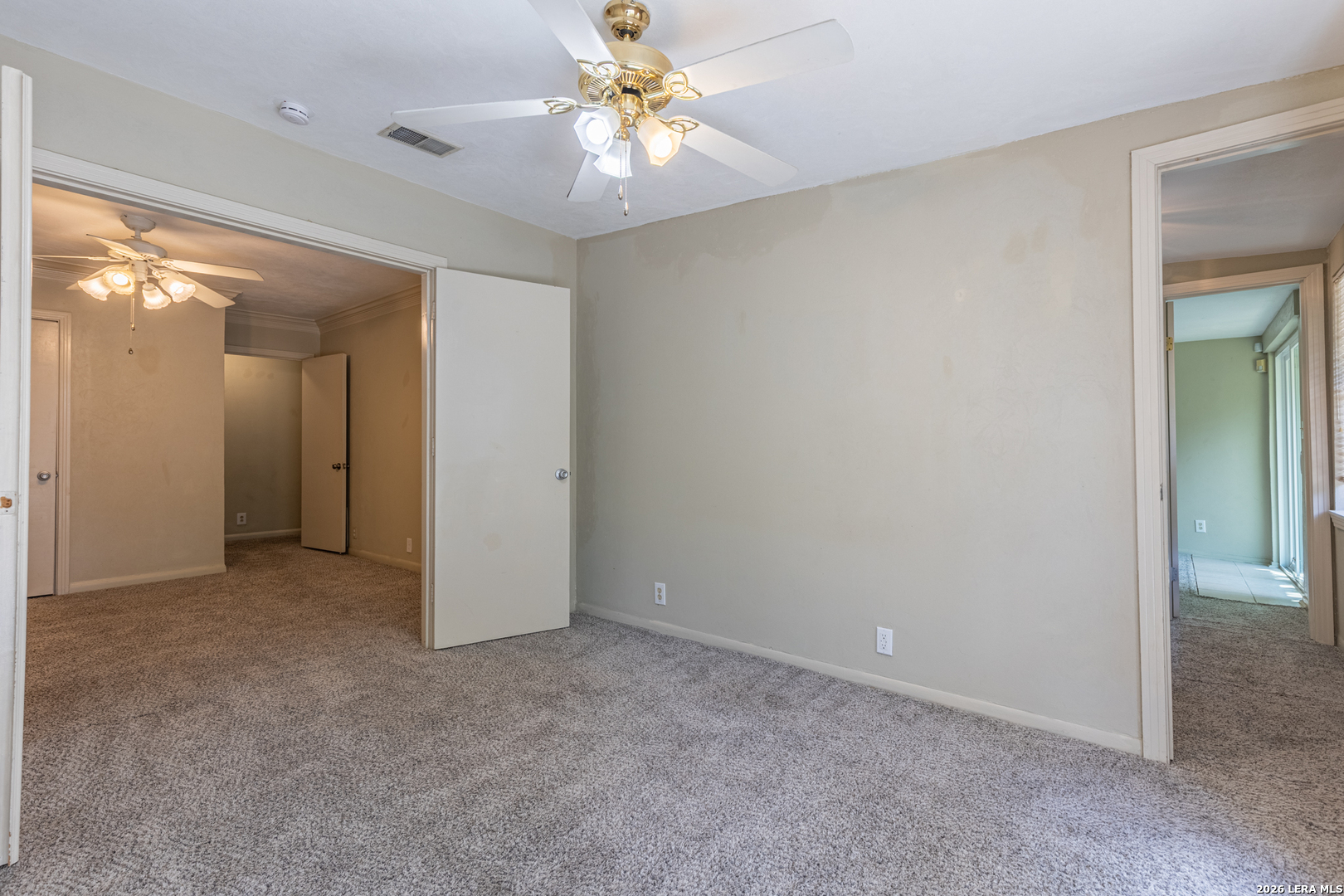 352 Tuttle Road Terrell Hills TX 78209