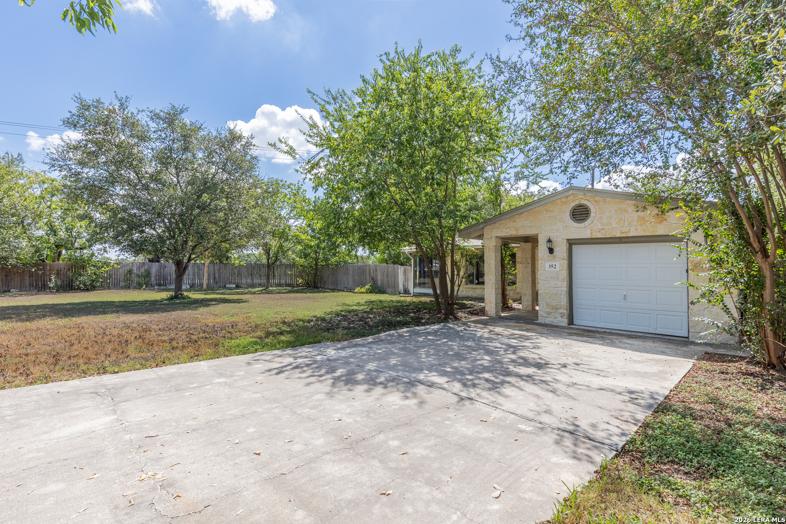 352 Tuttle Road Terrell Hills TX 78209