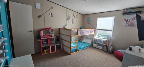 275 West Pleasanton TX 78064