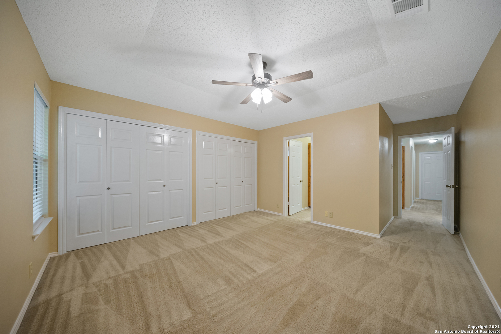 118 Golden Way Universal City TX 78148