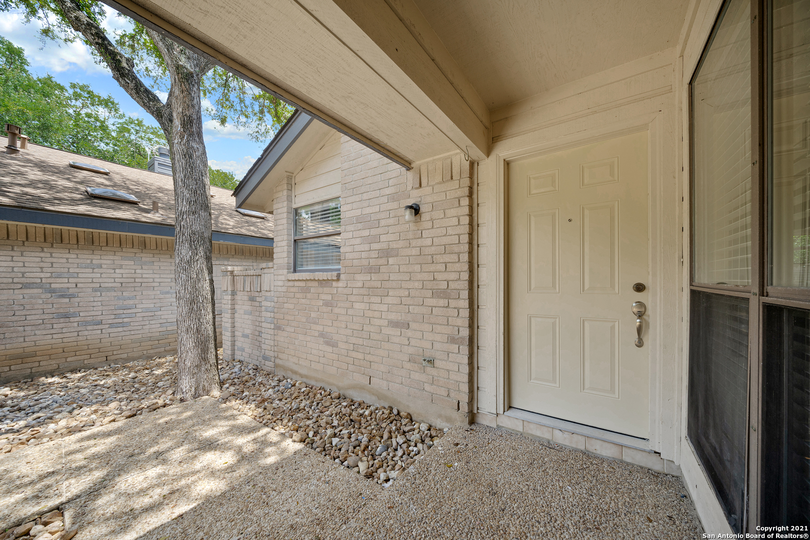 118 Golden Way Universal City TX 78148