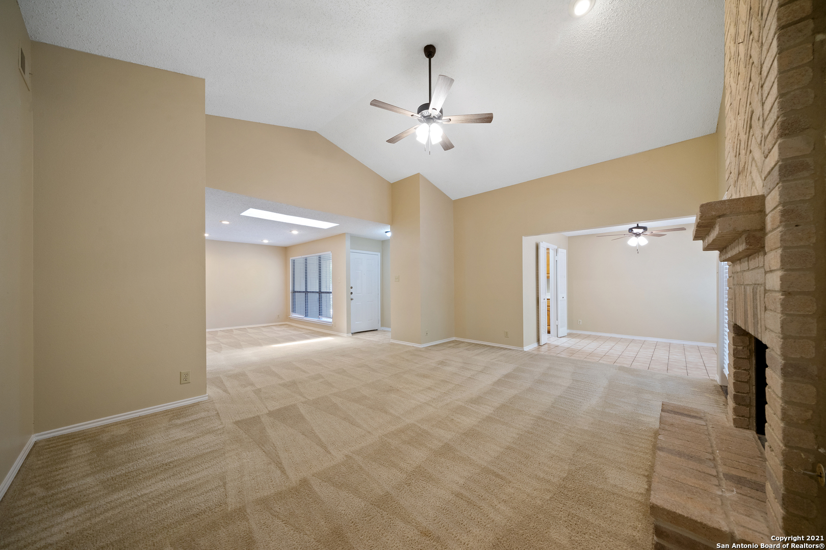 118 Golden Way Universal City TX 78148
