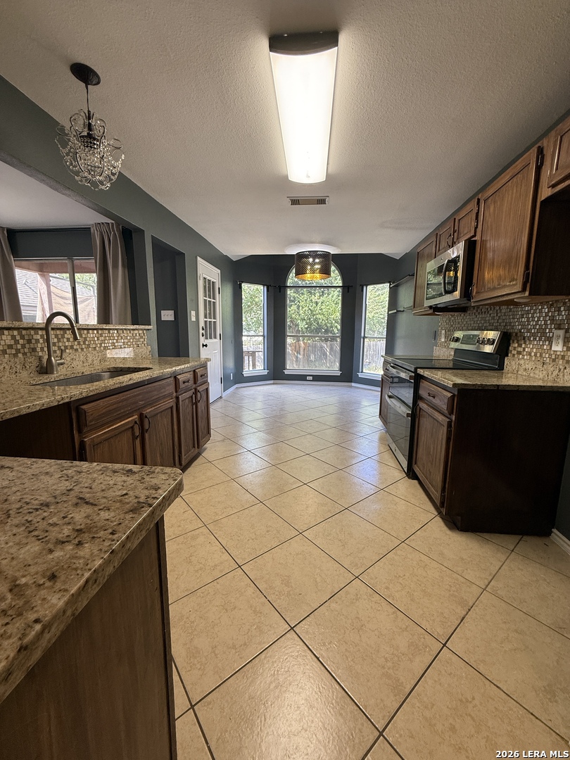 821 Dimrock Schertz TX 78154