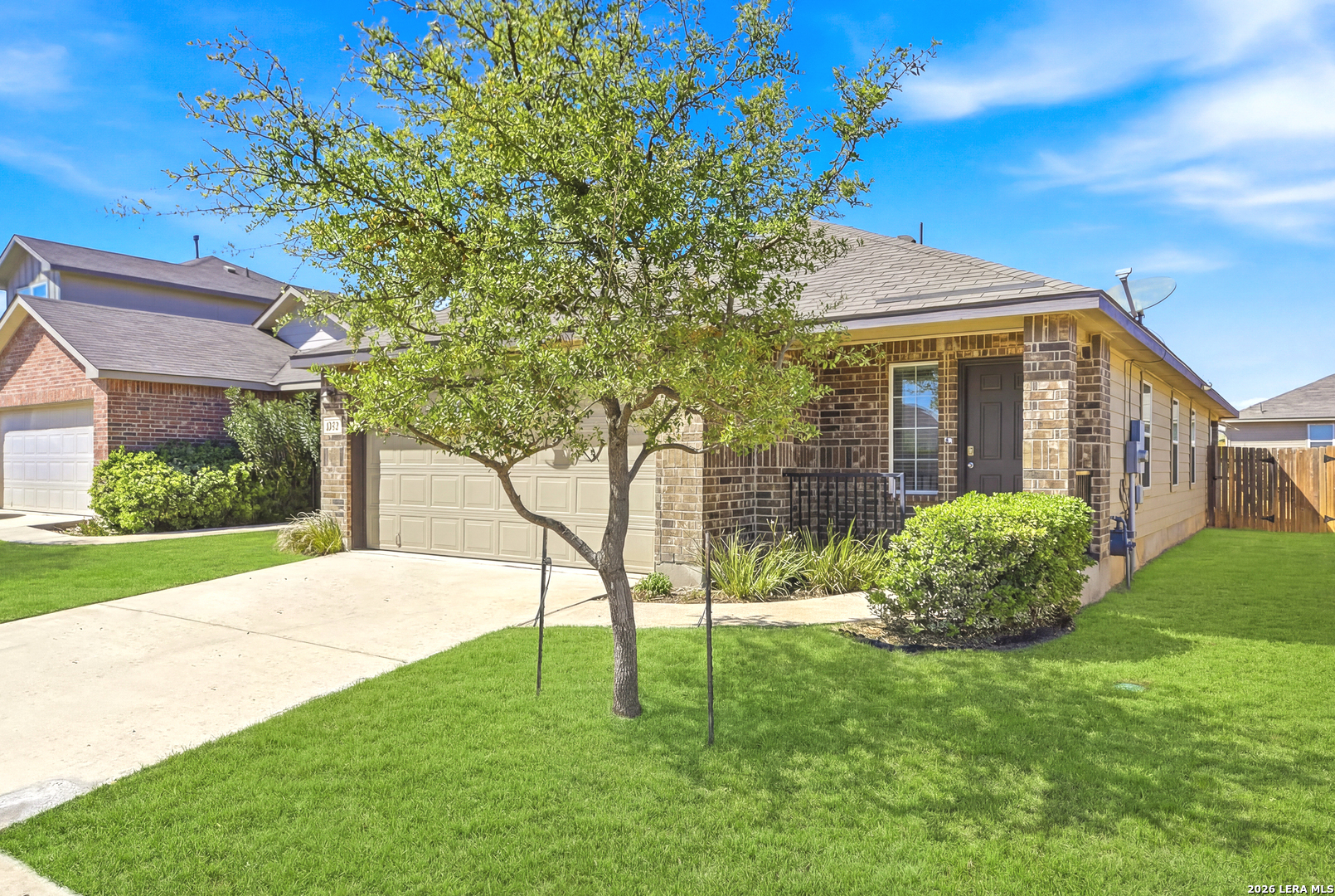 216 E Middle Green Loop Floresville TX 78114