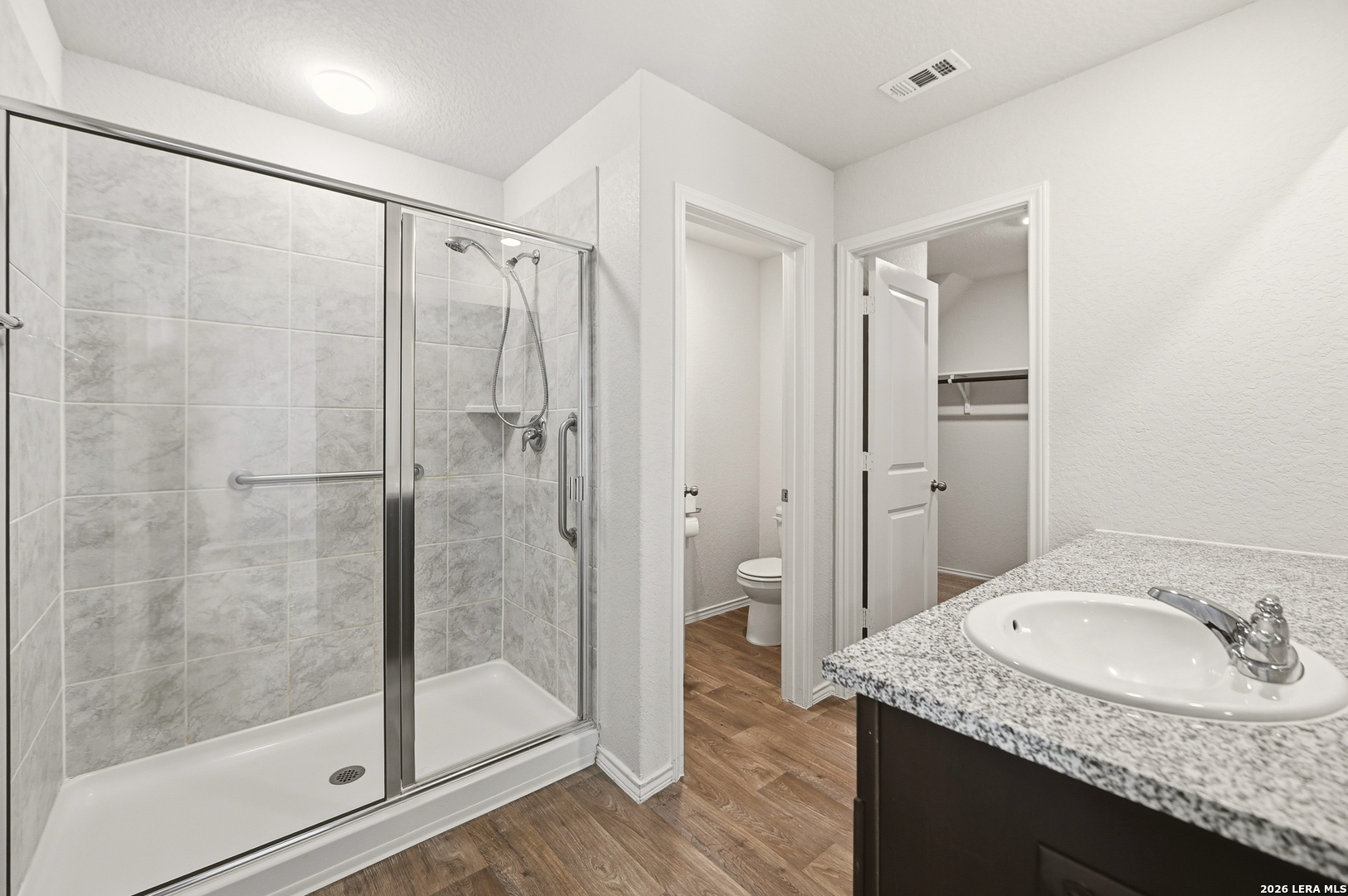 216 E Middle Green Loop Floresville TX 78114