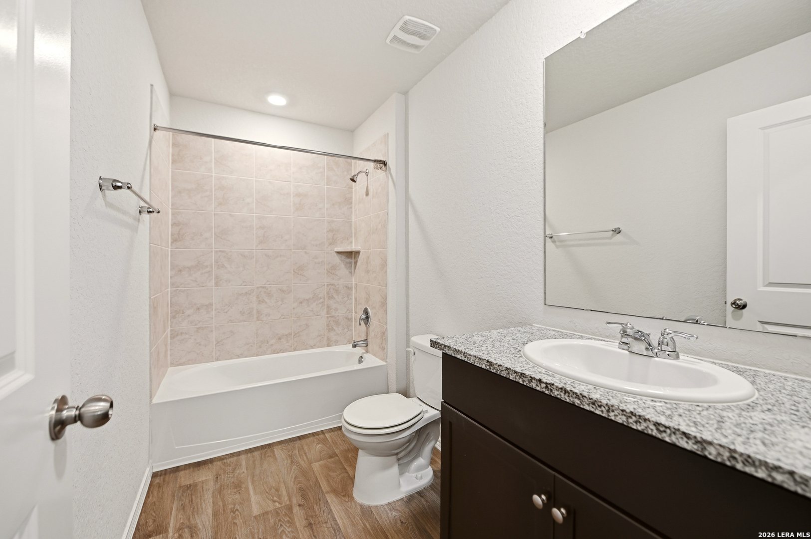 216 E Middle Green Loop Floresville TX 78114