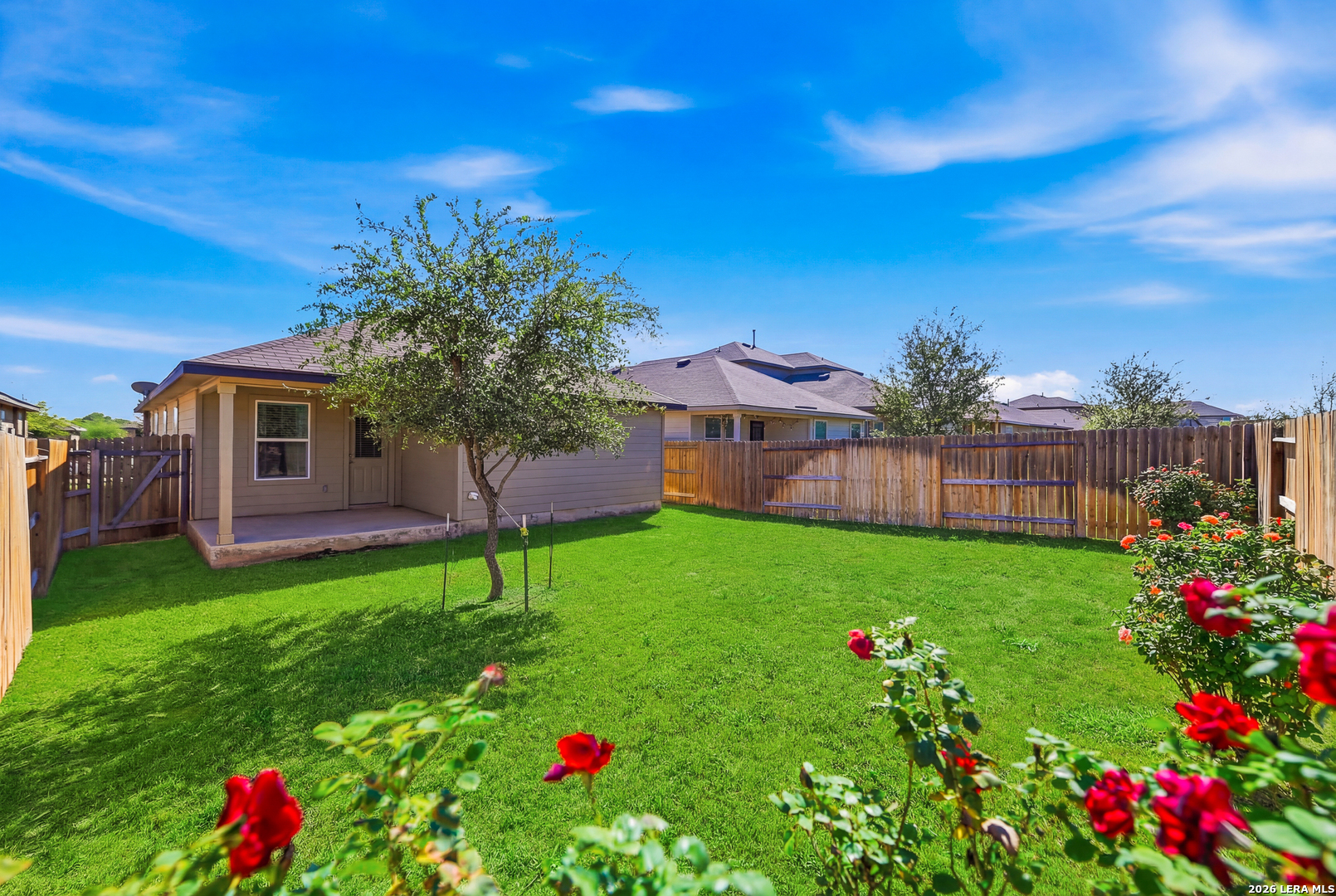 216 E Middle Green Loop Floresville TX 78114