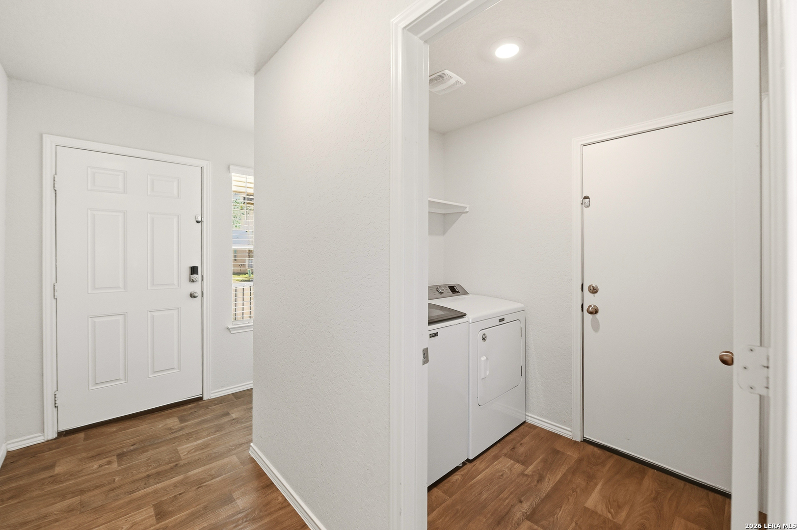 216 E Middle Green Loop Floresville TX 78114