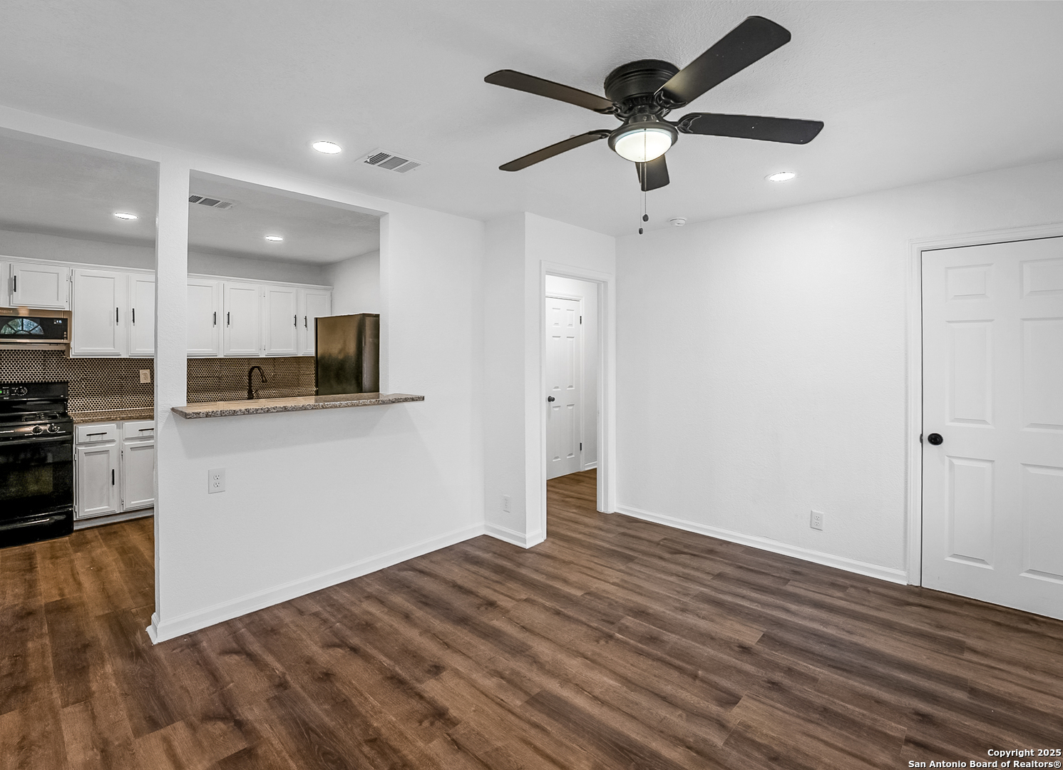122 Stolnet Street San Antonio TX 78220