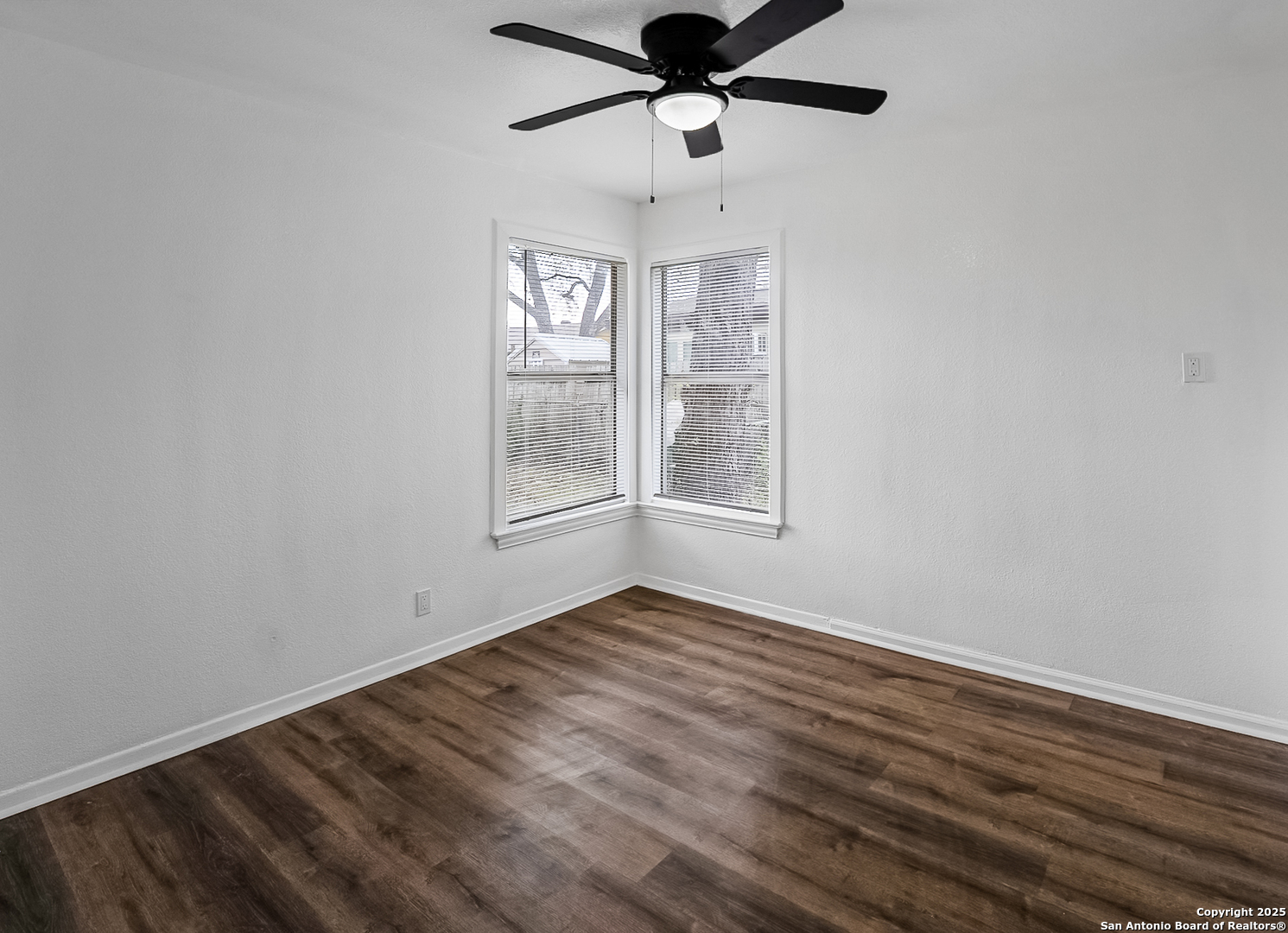 122 Stolnet Street San Antonio TX 78220