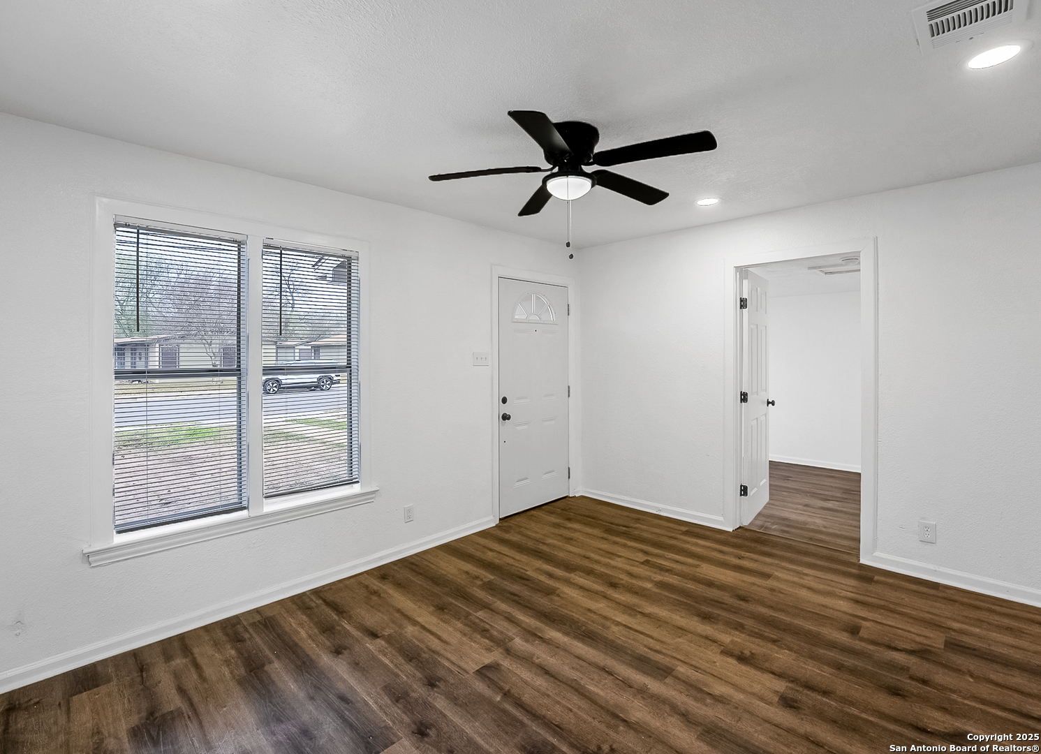 122 Stolnet Street San Antonio TX 78220