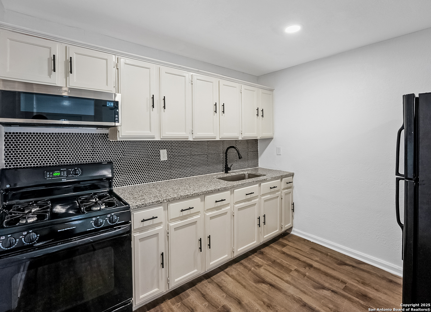 122 Stolnet Street San Antonio TX 78220