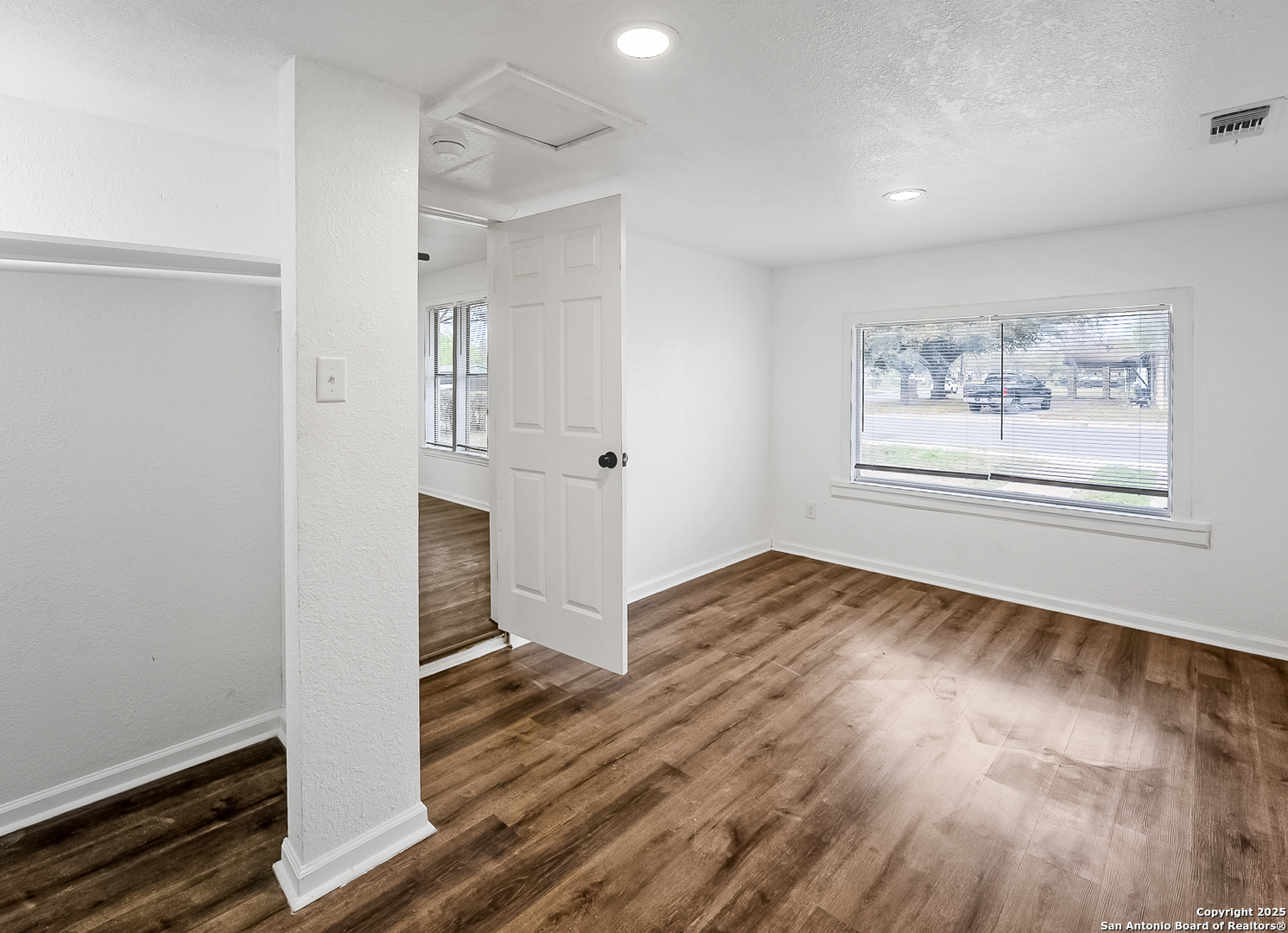 122 Stolnet Street San Antonio TX 78220