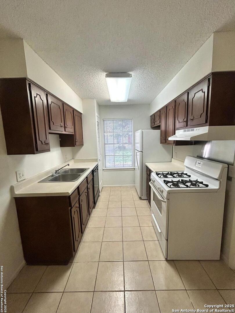 811 Jackson Keller San Antonio TX 78216