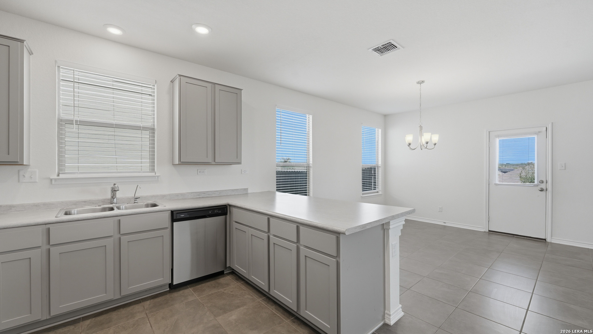 10419 Salitrillo Bend Converse TX 78109