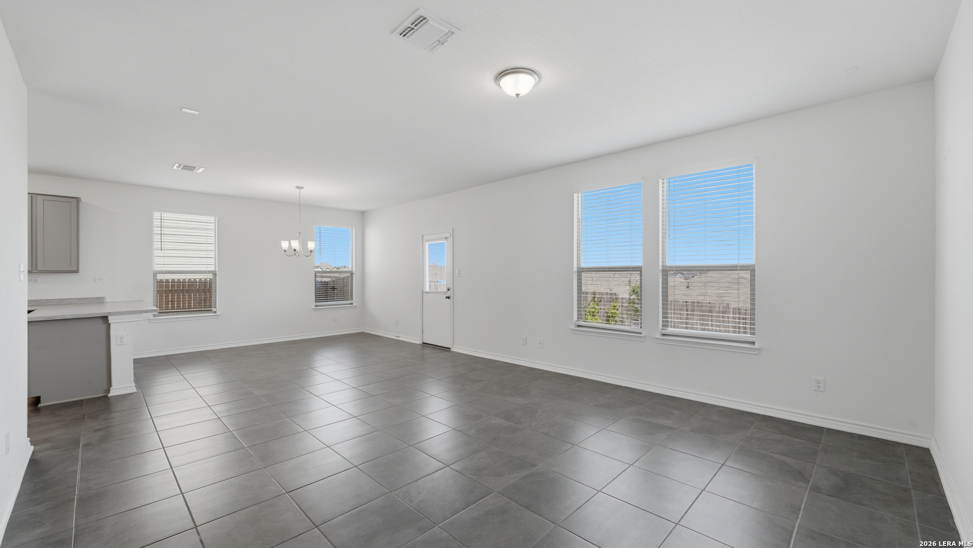 10419 Salitrillo Bend Converse TX 78109