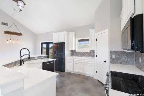 4574 Bump Gate Road Pipe Creek TX 78063