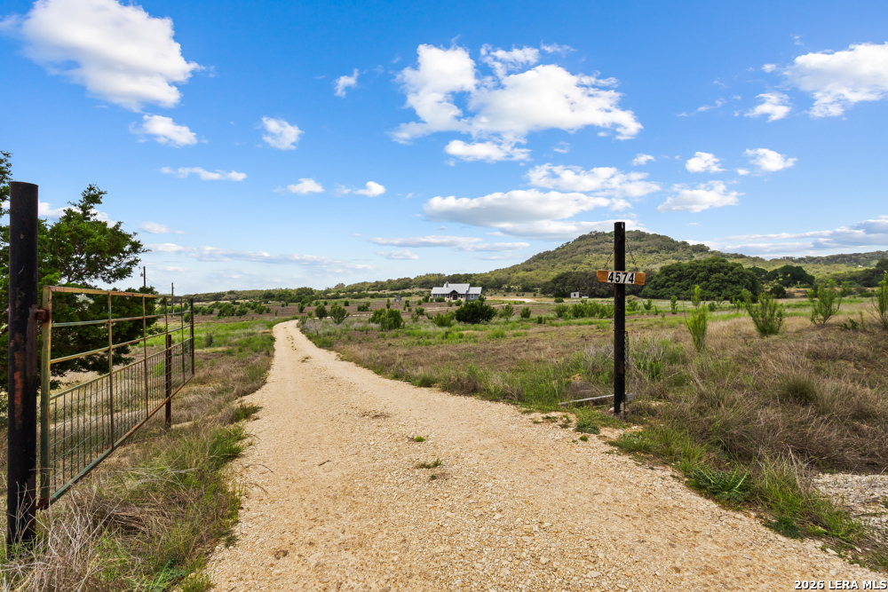 4574 Bump Gate Road Pipe Creek TX 78063