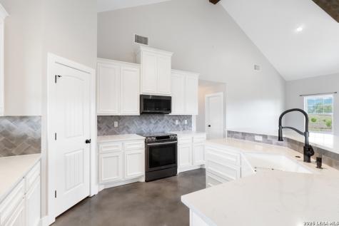 4574 Bump Gate Road Pipe Creek TX 78063