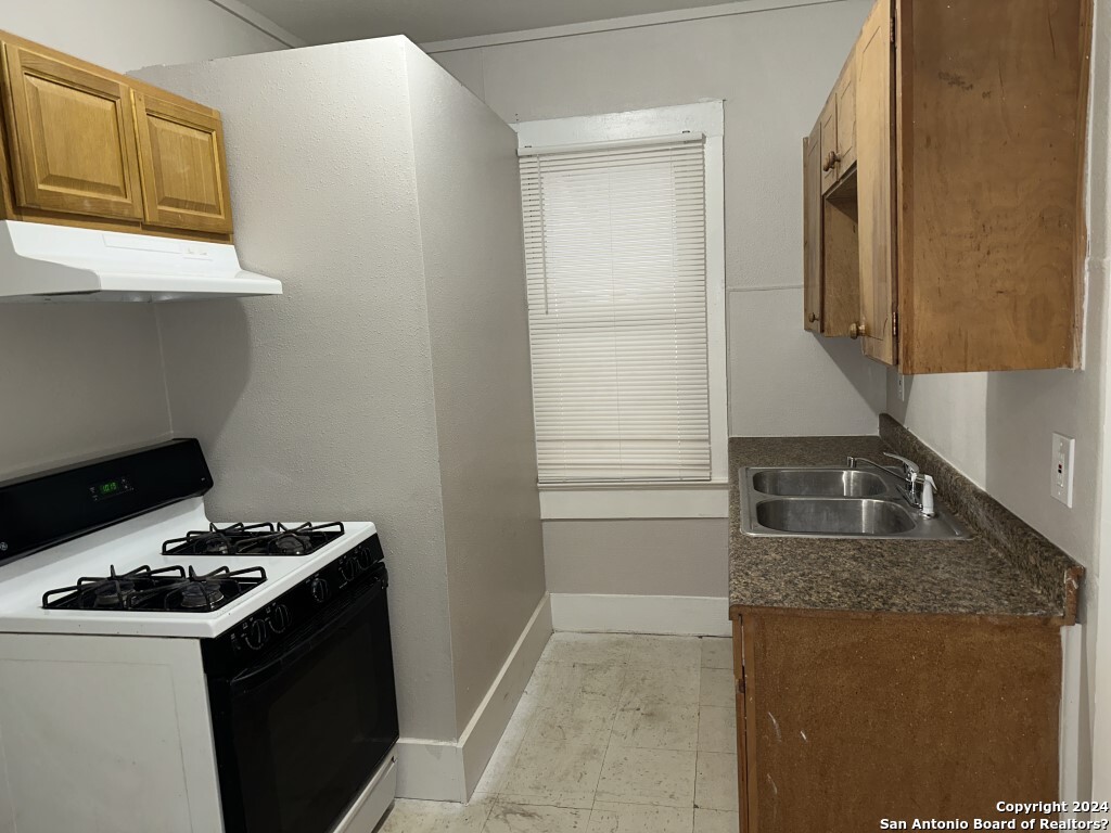1320 Monterey San Antonio TX 78207