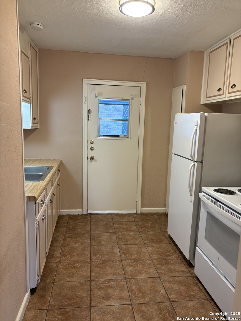 210 E Lullwood Avenue San Antonio TX 78212