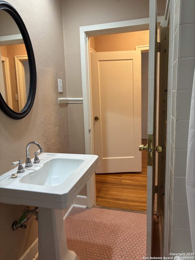 210 E Lullwood Avenue San Antonio TX 78212