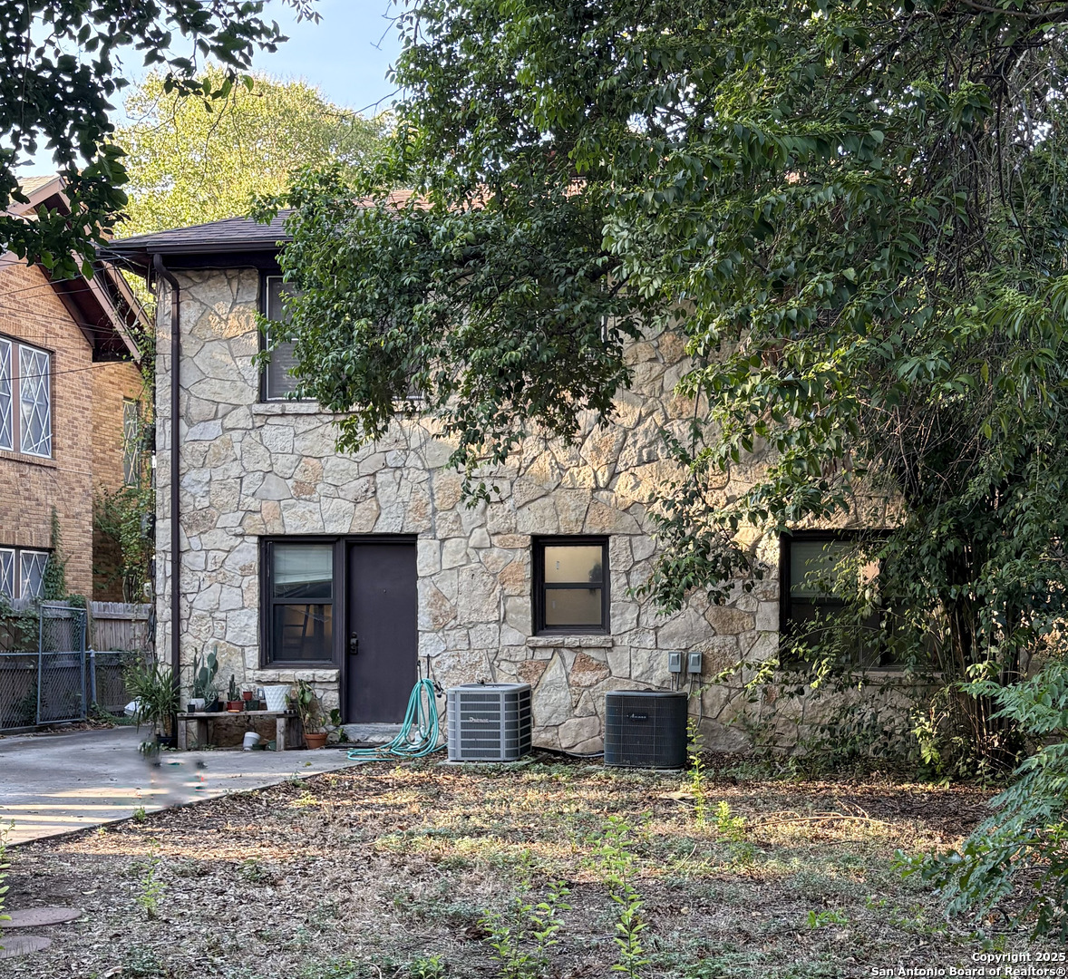 210 E Lullwood Avenue San Antonio TX 78212