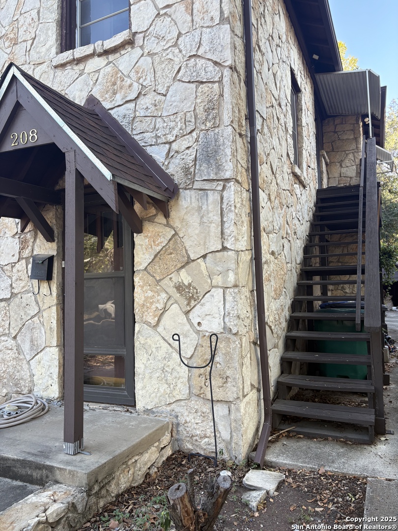 210 E Lullwood Avenue San Antonio TX 78212