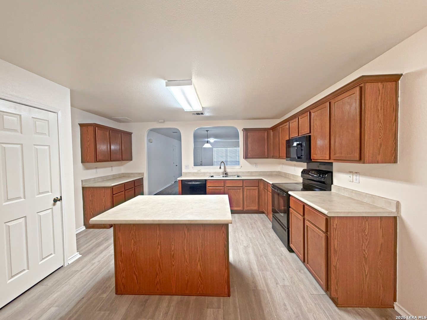 6914 Dashmoor Creek San Antonio TX 78244