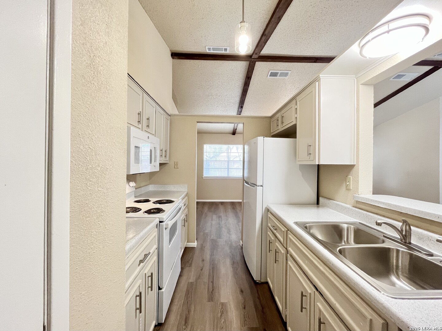 8211 Creekline Drive San Antonio TX 78251