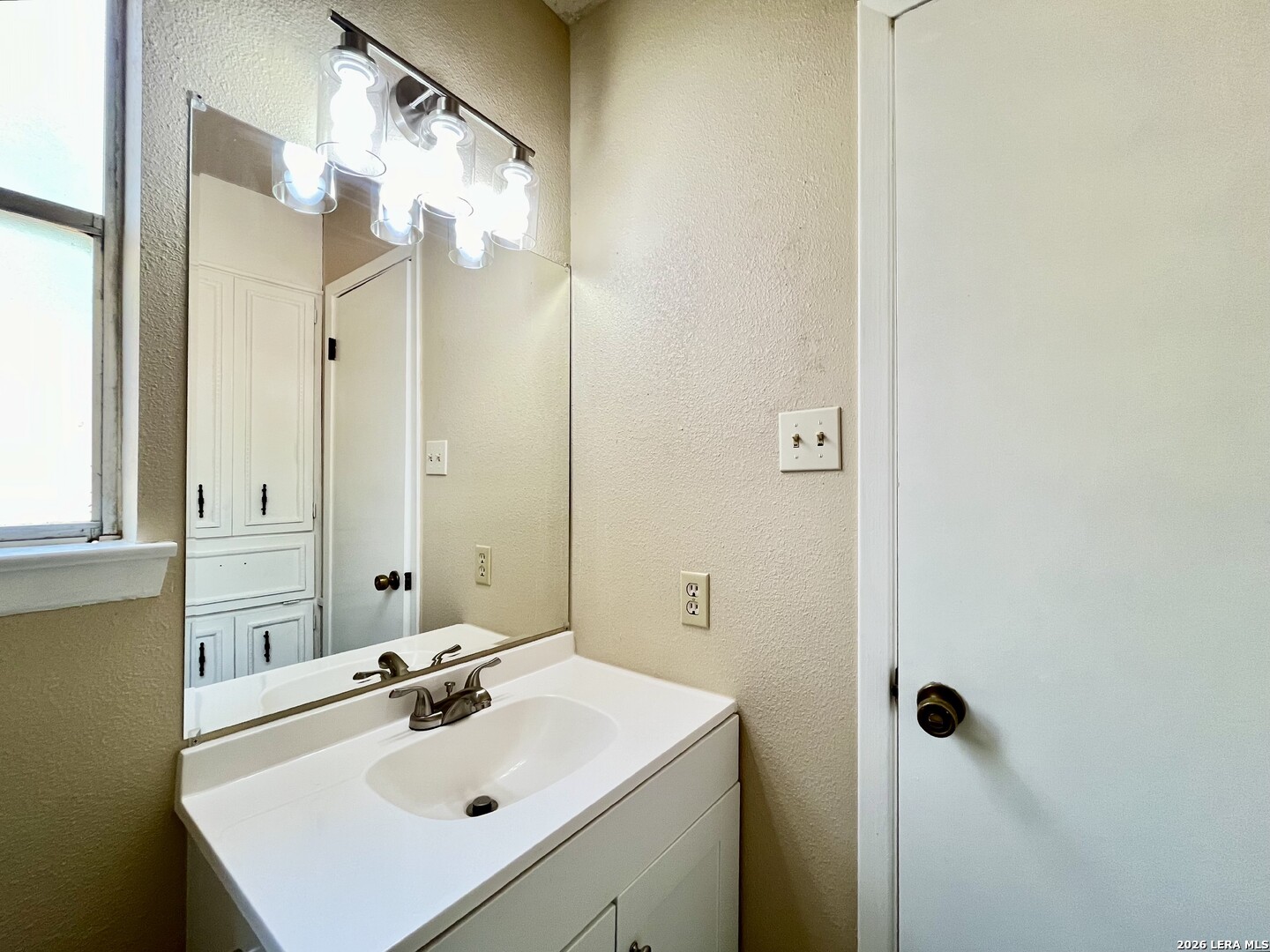8211 Creekline Drive San Antonio TX 78251