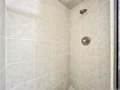 8211 Creekline Drive San Antonio TX 78251