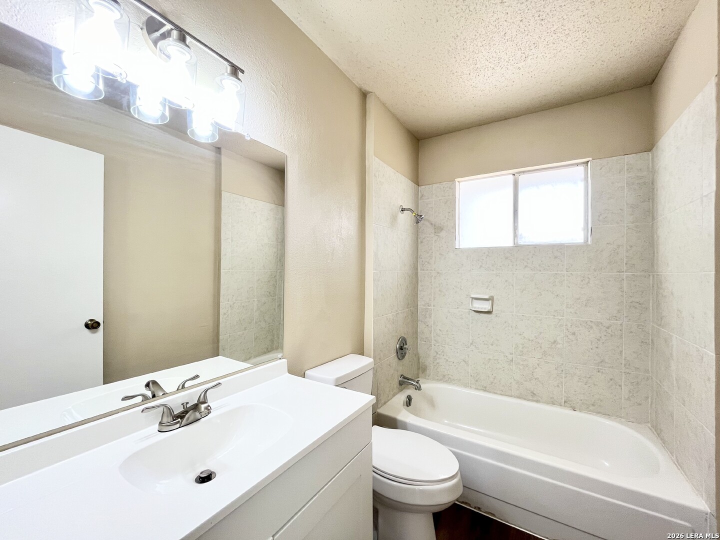 8211 Creekline Drive San Antonio TX 78251