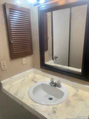 11502 Old Manse San Antonio TX 78230