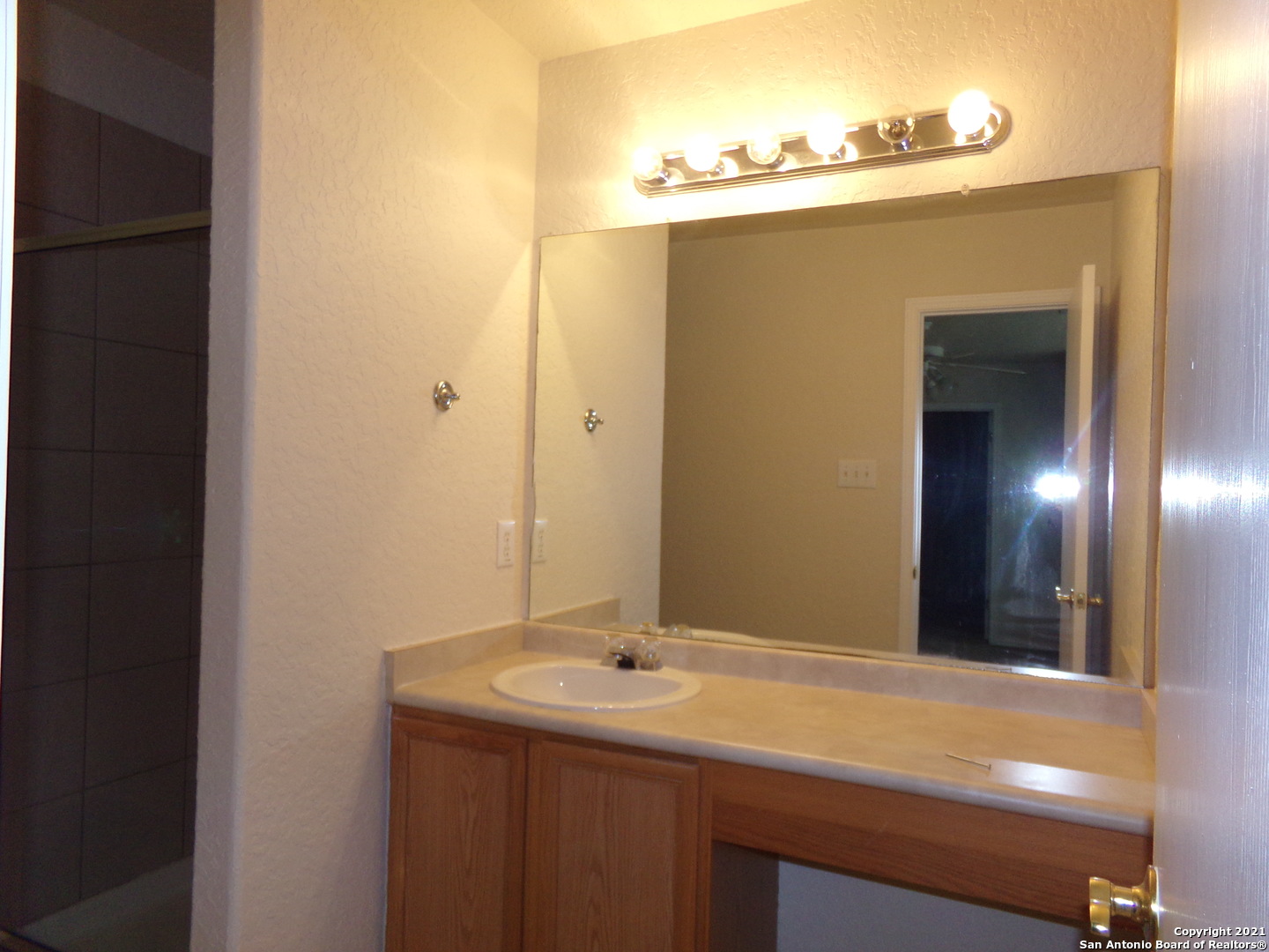 9131 Laguna San Antonio TX 78251
