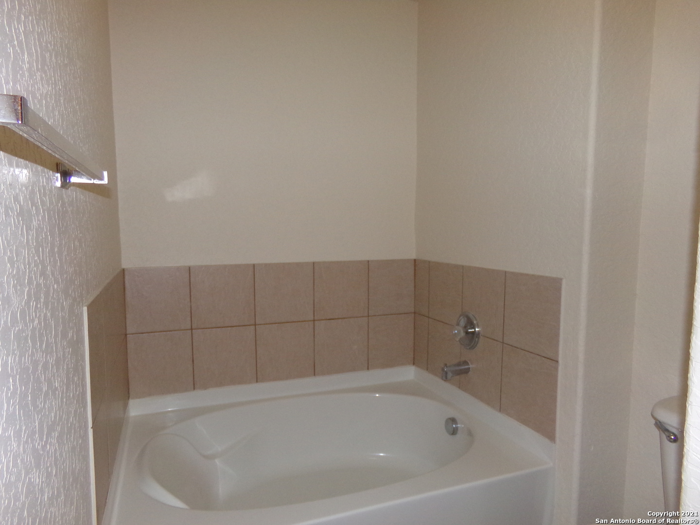 9131 Laguna San Antonio TX 78251
