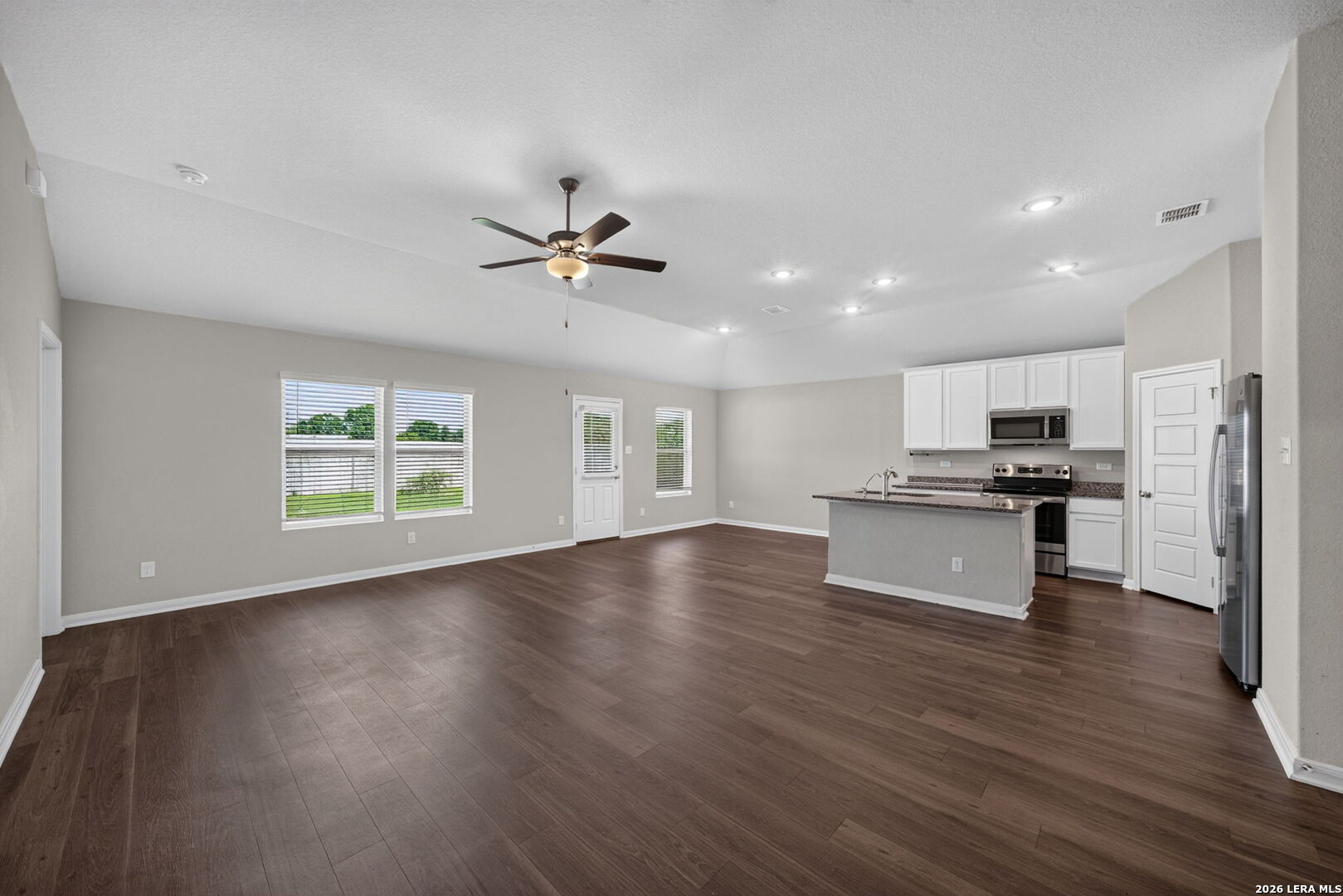 637 Oleander Creek Seguin TX 78155
